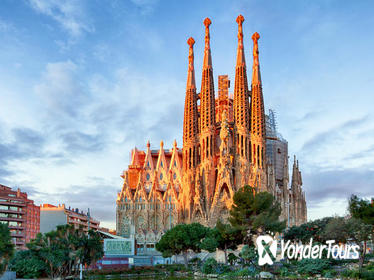 Private Walking Skip the Line Sagrada Familia Tour with Independent Interior Visit