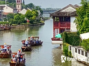 Private Zhujiajiao Ancient Town and Harmony Garden Day Tour with Gondola Ride