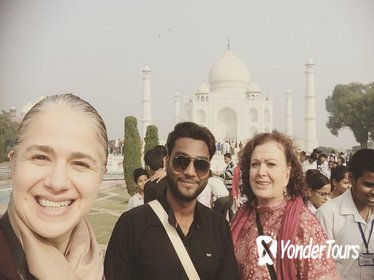 Reasonable Day trip to Agra Fort and Taj Mahal