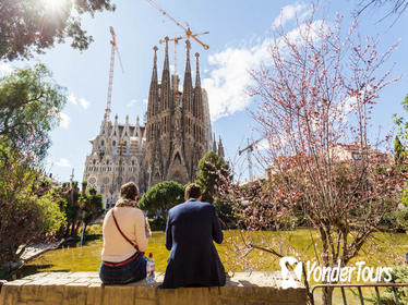 Sagrada Família Tour with Flamenco Show