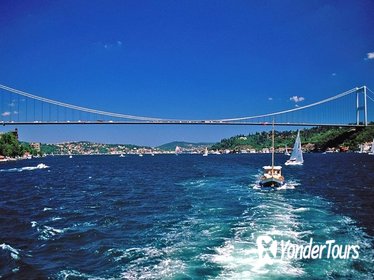 Short Guided Bosphorus Boat Tour with Transport