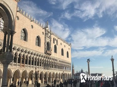 Skip-the-line Doge's Palace & St Mark's Square with wine tasting