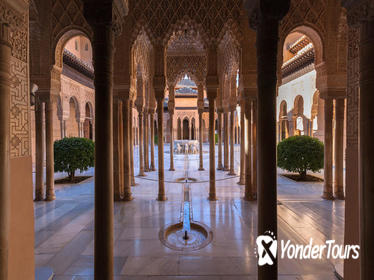 Skip-the-Line: Alhambra Tour and Granada Hammam