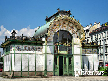 Small Group 3-hour History Tour of Vienna Art Nouveau: Otto Wagner and the City Trains
