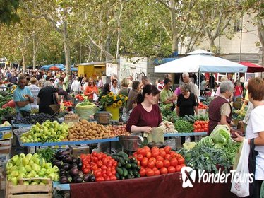 Small-Group Food Tour of Split Markets and Diocletian's Palace with Tastings