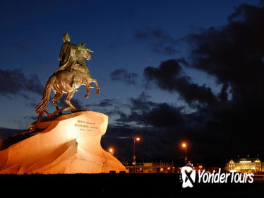 St Petersburg by Night: City Sightseeing Tour