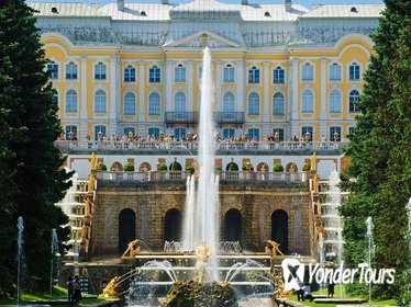 St Petersburg Must-See's and Peterhof in One-Day Tour
