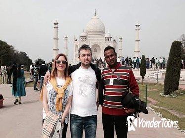 Taj Mahal Guided Tour From Delhi