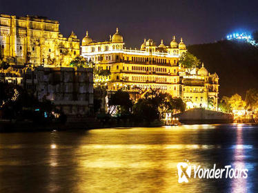 Udaipur City Private Tour with Lake Pichola Cruise and Lunch