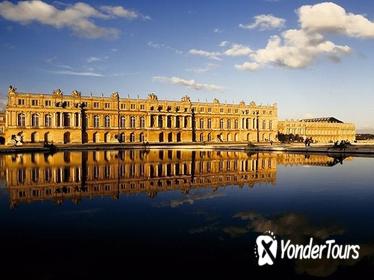Versailles Guided Tour and Priority Access with Hotel Pickup from Paris