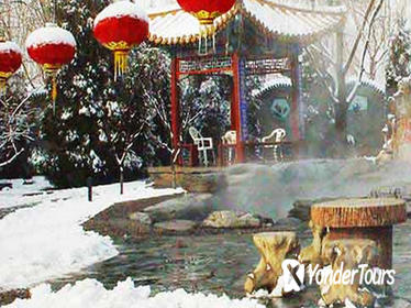 Private Day Trip: Outdoor Hot Spring Experience and Mutianyu Great Wall