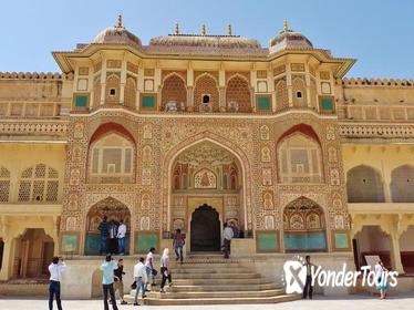 Jaipur: Tour the Magnificent Amber Fort with Private Transfer