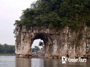 Private Guilin Half Day Tour including Li River, Reed Flute Cave and Elephant Hill