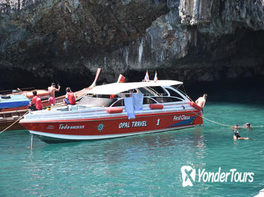 4 Island Snorkel Tour to Emerald Cave by Speed Boat from Koh Lanta