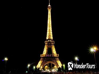 Paris by Night Walking Tour in Spanish