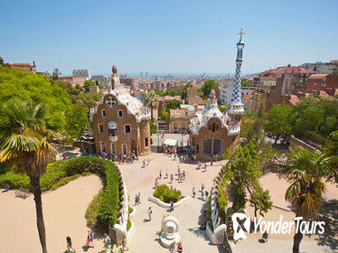 Skip the Line: Park Güell and La Sagrada Familia Tour in Barcelona