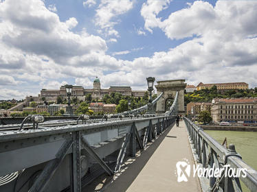 Budapest Supersaver: City Walking Tour and Danube River Dinner Cruise