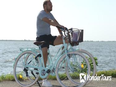 Bike rental Volendam and One-day bus ticket Amsterdam Region