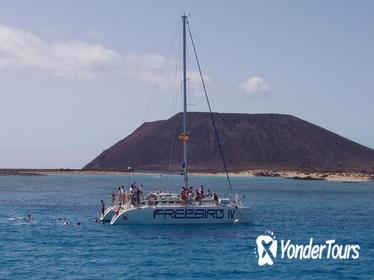 5-hour Lobos Island Catamaran Cruise from Fuerteventura