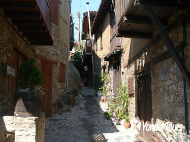 Old Kakopetria and UNESCO Agios Nicolaos tis Stegis with Optional Troodos Walk