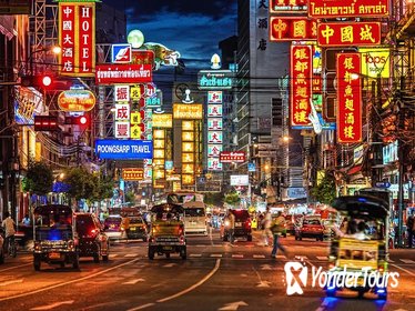 Explore Chinatown by Night with Dinner