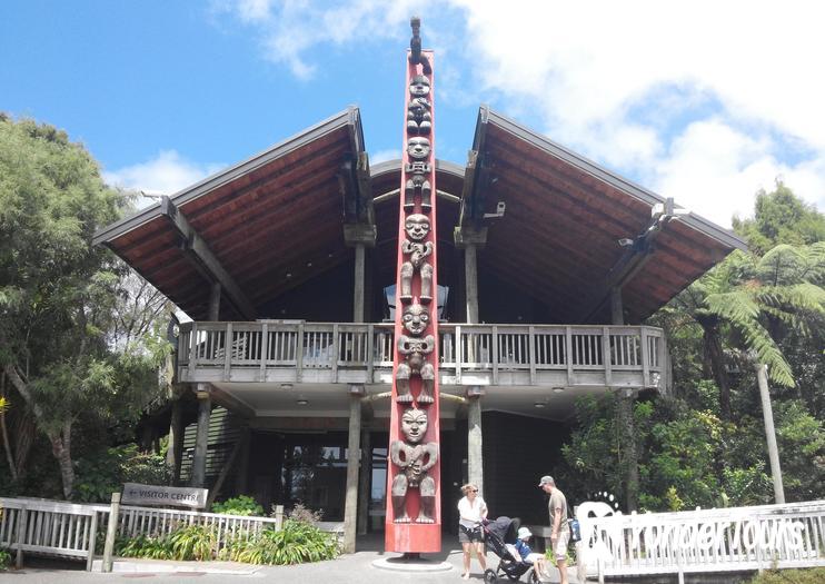 Arataki Visitor Center