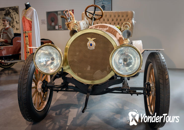 Automobile and Fashion Museum (Museo Automovilistico y de la Moda) Automobile and Fashion Museum (Museo Automovilistico y de la Moda)