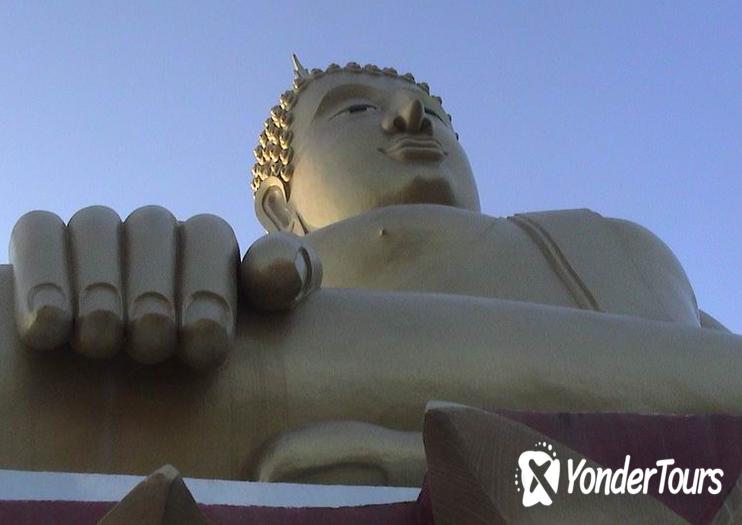 Big Buddha Temple (Wat Phra Yai)