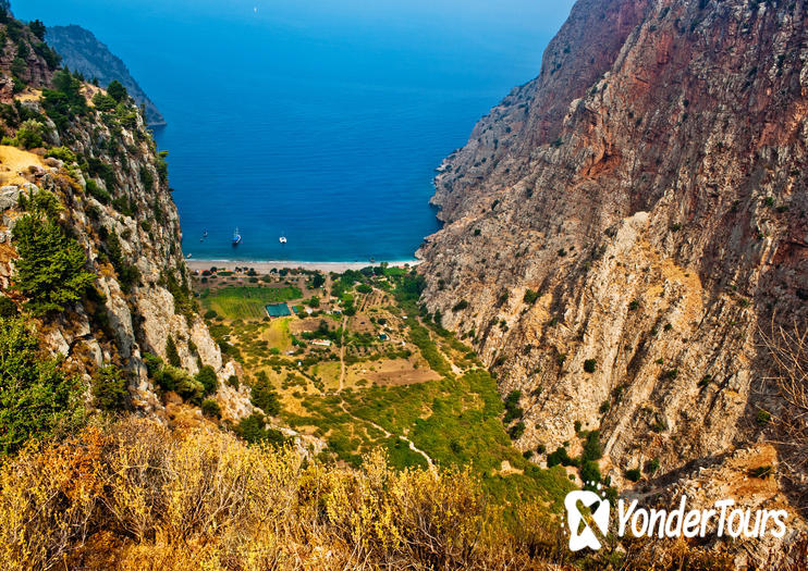 Butterfly Valley (Kelebekler Vadisi) Butterfly Valley (Kelebekler Vadisi)