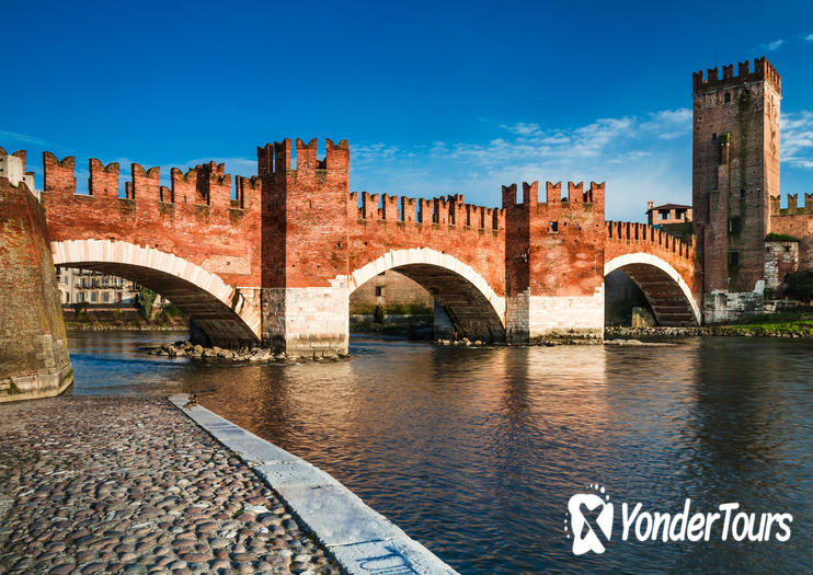 Castelvecchio Bridge (Ponte Scaligero) Castelvecchio Bridge (Ponte Scaligero)