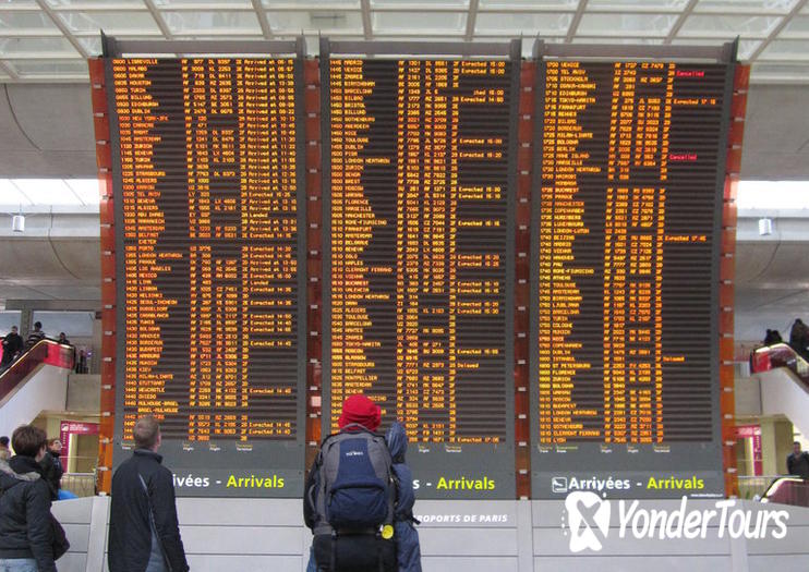 Charles de Gaulle Airport (CDG) Charles de Gaulle Airport (CDG)
