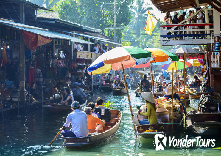 Damnoen Saduak Floating Market