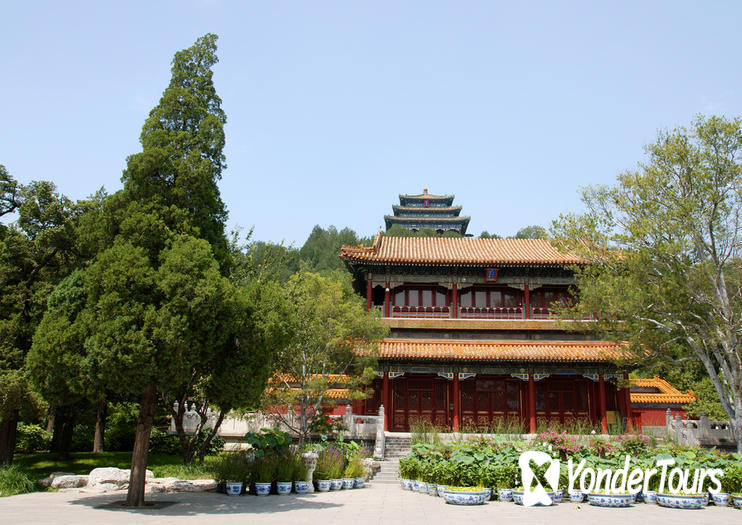 Jingshan Park (Yingshan Gongyuan)