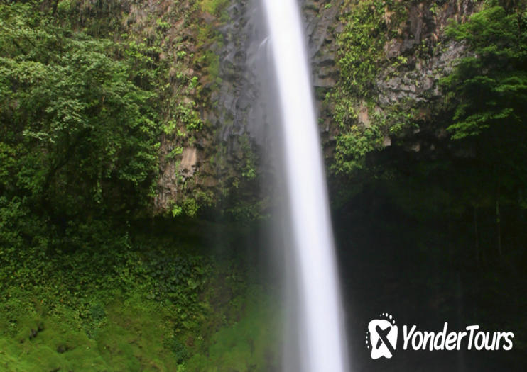 La Fortuna Waterfall La Fortuna Waterfall