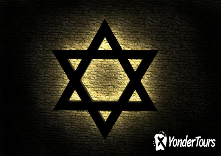M emorial de la Shoah (Shoah Memorial) M emorial de la Shoah (Shoah Memorial)