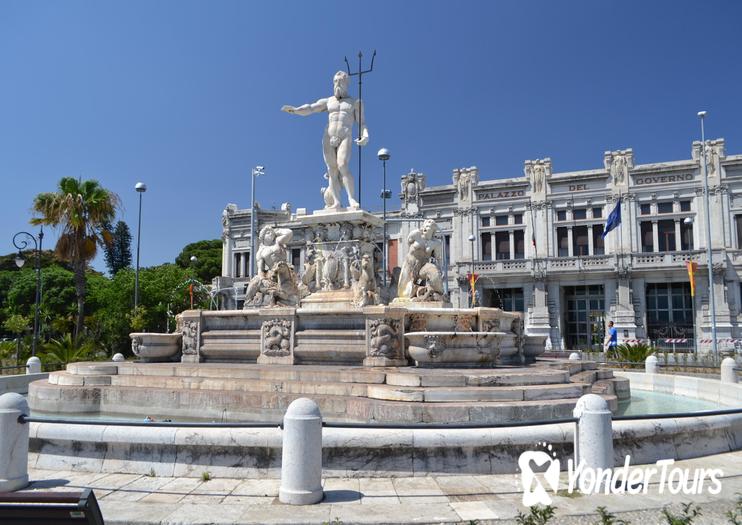 Neptune's Fountain (Fontana di Nettuno) Neptune's Fountain (Fontana di Nettuno)