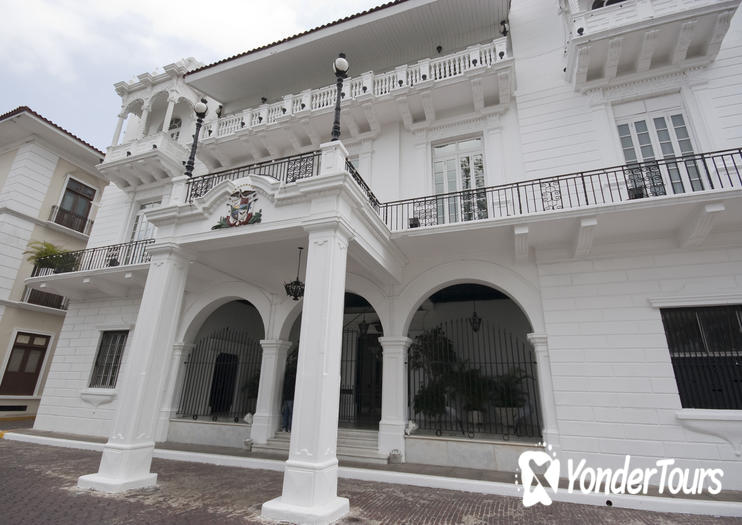 Presidential Palace (Palacio de las Garzas) Presidential Palace (Palacio de las Garzas)