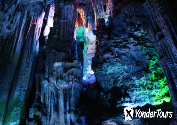 Reed Flute Cave (Ludi Yan) Reed Flute Cave (Ludi Yan)