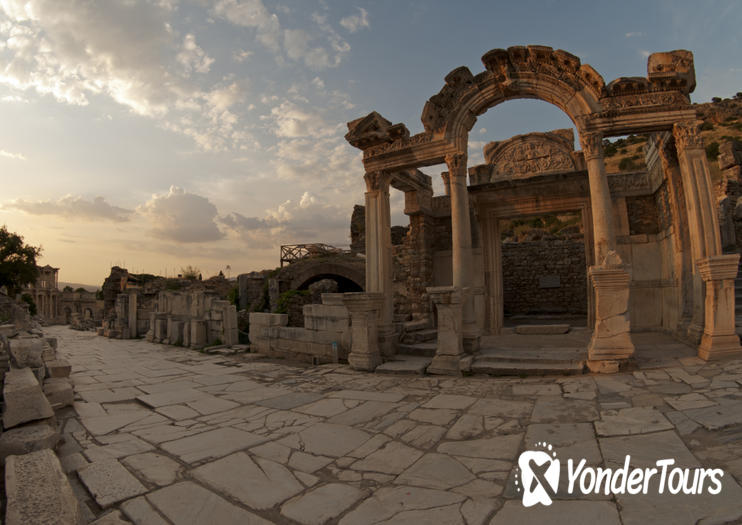 Temple of Hadrian Temple of Hadrian