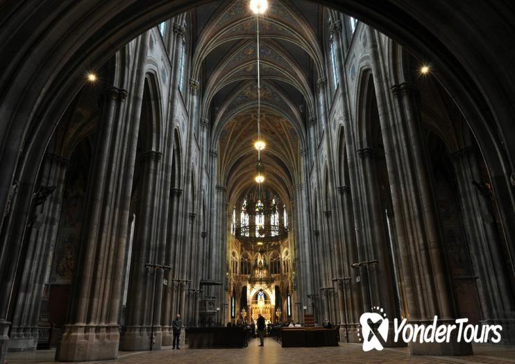 Votivkirche (Votive Church) Votivkirche (Votive Church)