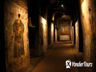 1-hour San Gaudioso Catacombs: Official Guided Tour