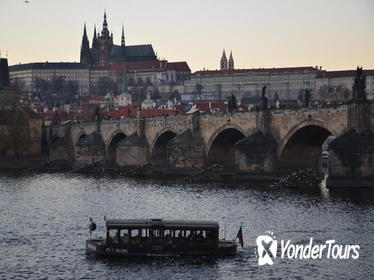 2:5-Hour Walking Tour of Old Town Prague with Boat Ride