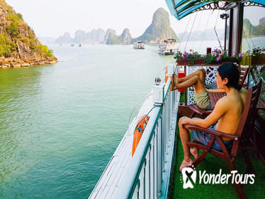 2-Day Halong Bay Luxury Junk Boat Cruise Including Cooking Class and Morning Tai Chi 2-Day Halong Bay Luxury Junk Boat Cruise Including Cooking Class and Morning Tai Chi