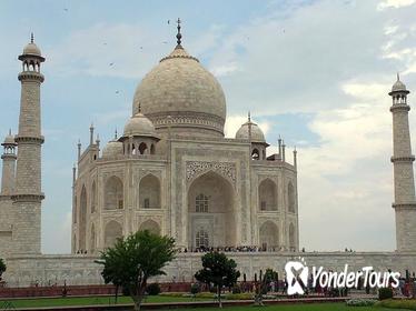 2-Day Private Tour of Agra incl Taj Mahal, Fatehpur Sikri & Agra Fort from Delhi