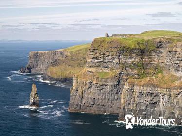 2-Day Tour by Train: Galway City, Cliffs of Moher, Medieval banquet in Bunratty Castle