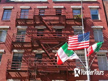 3 New York Neighborhoods Small-Group Tour : SoHo, Chinatown and Little Italy