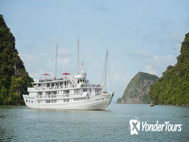 3-Day Halong Bay Cruise with Kayaking, Caves, Pearl Farm, and Floating Village