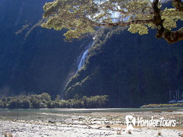 3-Hour Mighty Milford Sound Scenic Flight from Wanaka