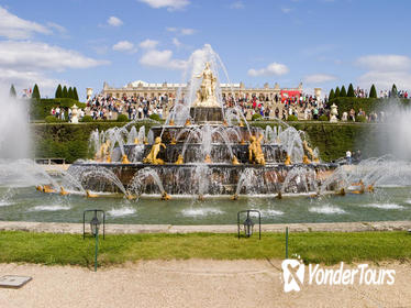 4 hour Skip the Line Versailles Tour including Castle & Garden Musical Water Show