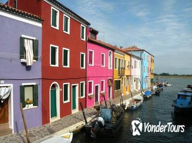 4-hour Motorboat Cruise to Venice Lagoon Islands Murano Burano and Torcello